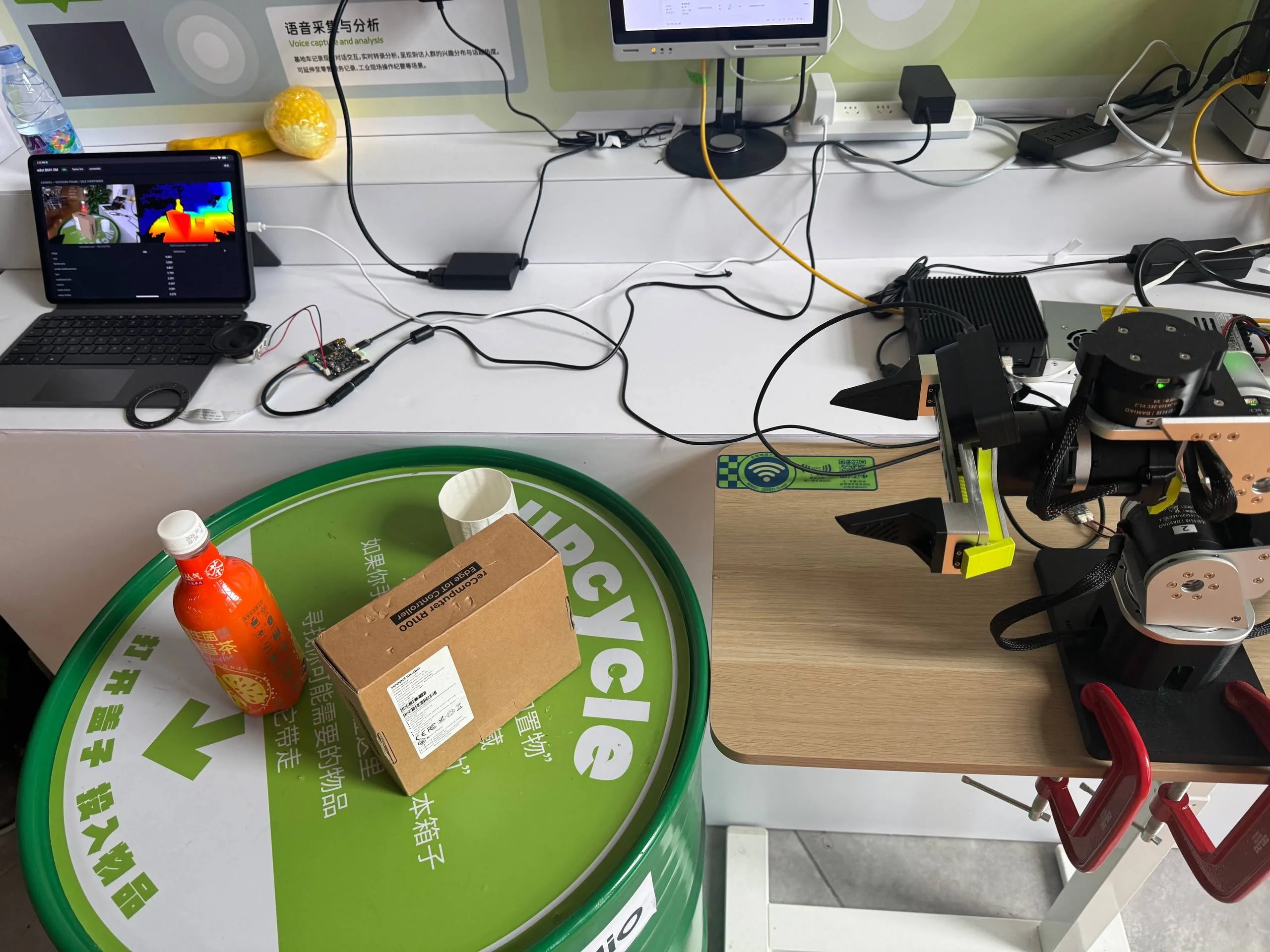 Voice-Controlled Grasping Arm (reBot B601-DM) - 1