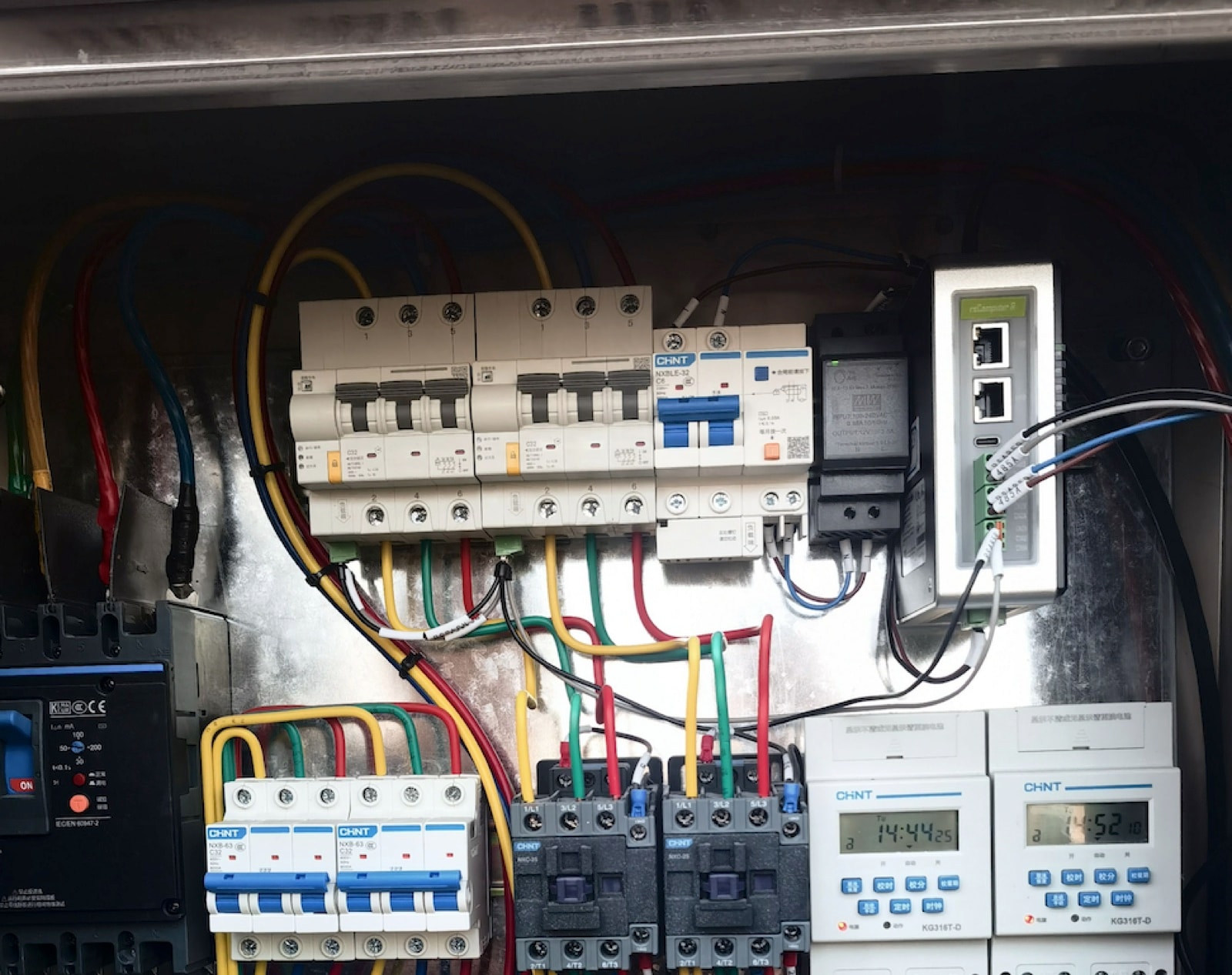 Giving Aging Buildings a “Smart Brain” — R1000-Powered Energy Retrofit Across EU Commercial Properties